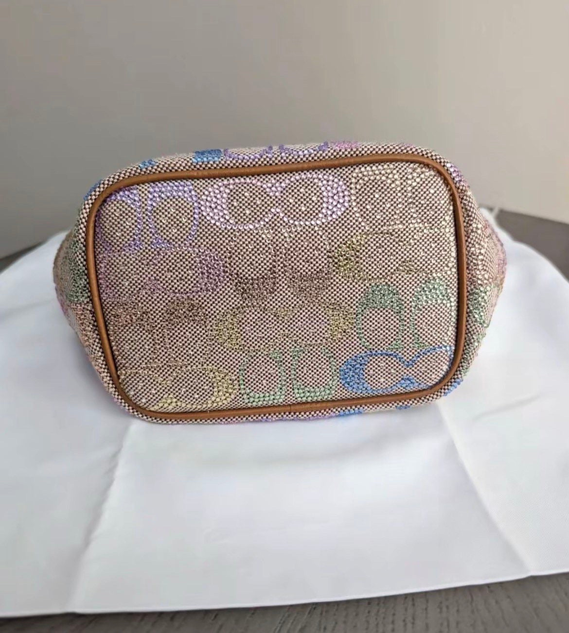 Coach Kisslock Signature Bag – Pastel Rainbow Edition 🌈✨
