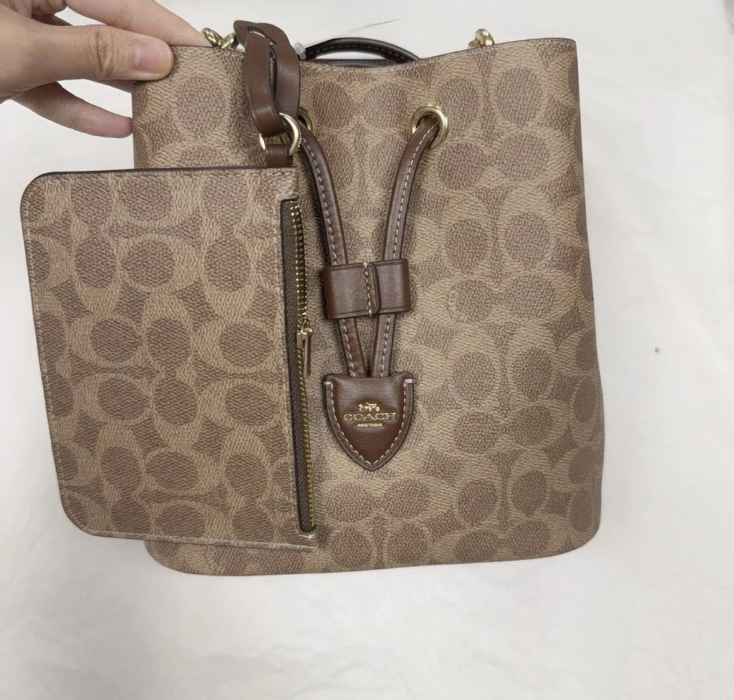 Coach Signature Bucket Bag – Khaki & Saddle